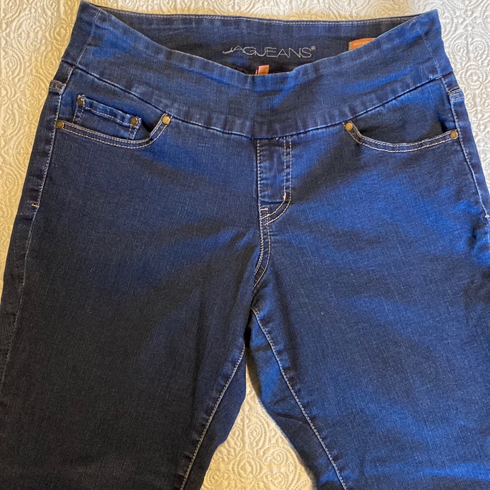 SOLD: JAG pull-on straight leg jeans, petite